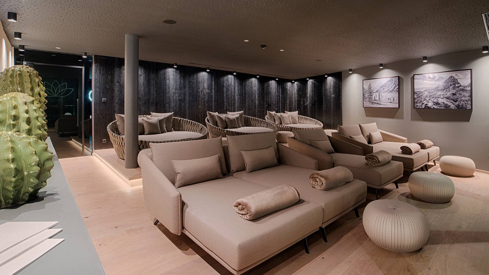 Ruheinseln in der Sky Lounge