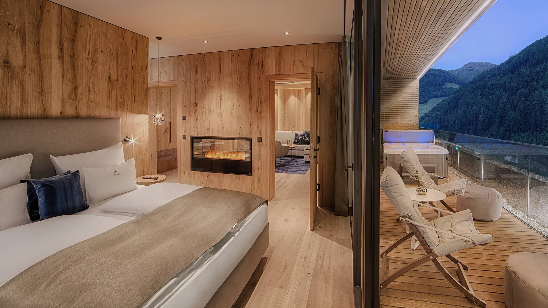 LUNARIS Penthouse Suite