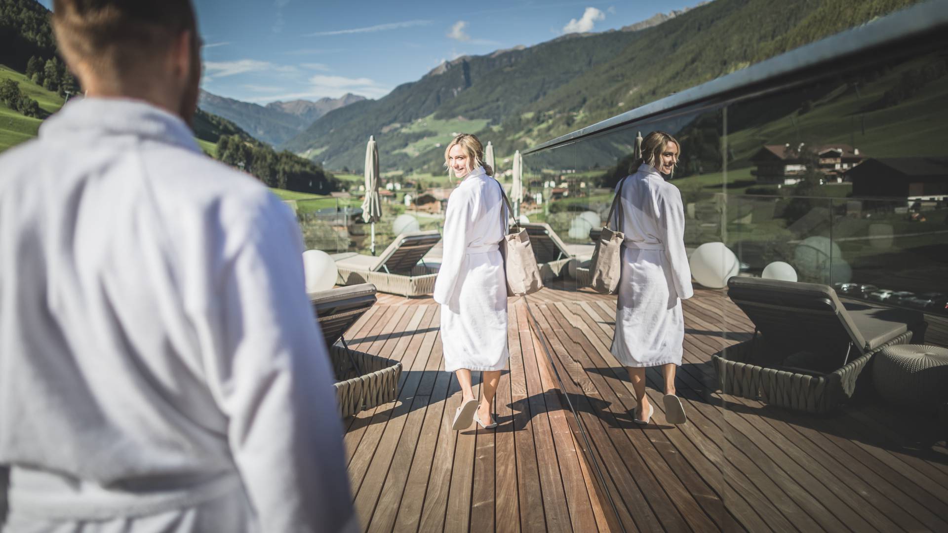 Paar entdeckt Dachterrasse im A&L