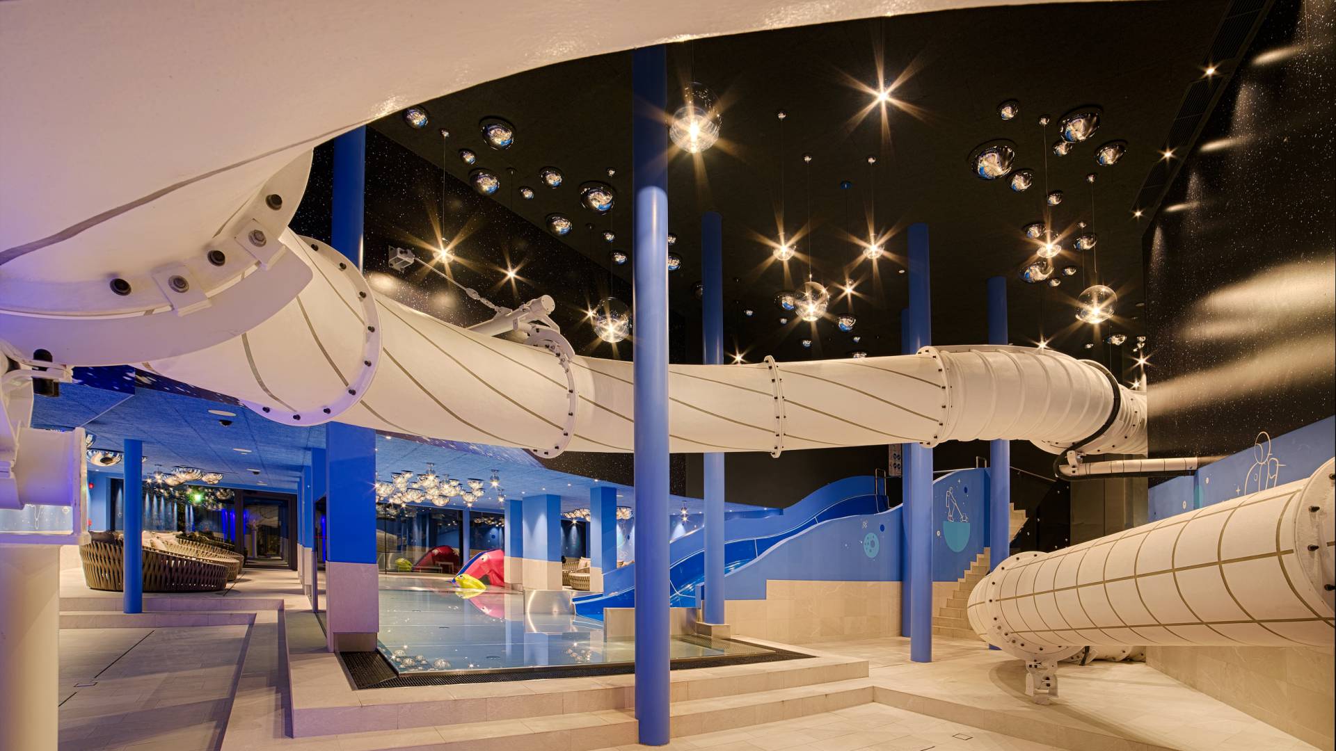 Familien Spa Blue Planet mit Tunnelrutsche