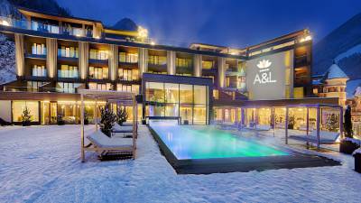 Outdoor Pool im Winter