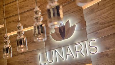 LUNARIS Logo an der Reszeption