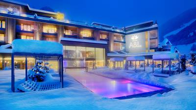 Aussenpool im A&L bei Schnee