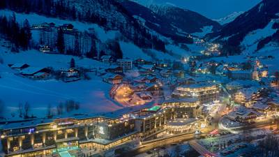 Resortansicht bei Nacht