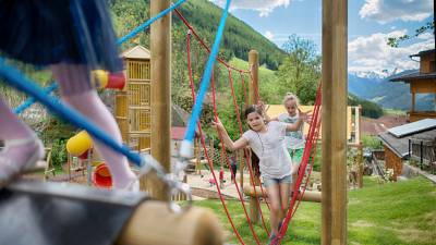 Kletterspaß im Outdoor Kids Funpark