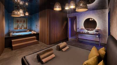 Haman Entspannungsraum mit Whirlpool