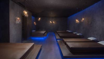 Wellnessruhreraum mit Wasserbetten im A&L Wellnessresort