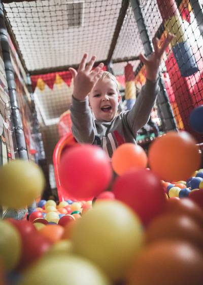 Zum Indoor-Spielbereich