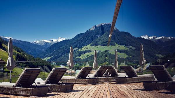 Sonnenterrasse im Wellnesshotel A&L im Ahrntal