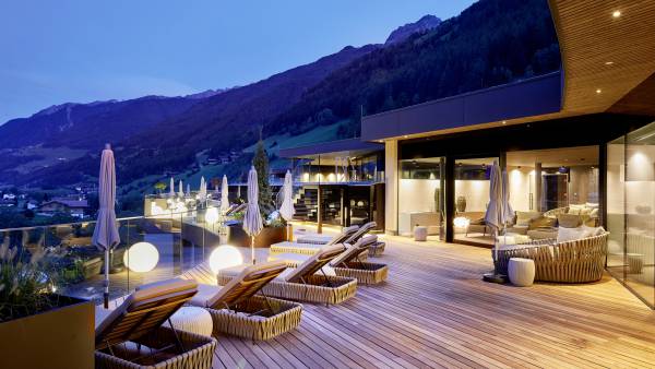 Liegen auf der Dachterrasse 